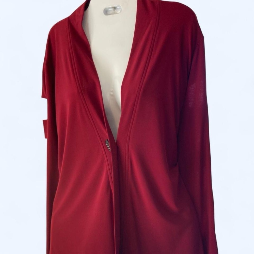 Red blouse w pockets & detailed opening sleeve one side longer XL Last Tango